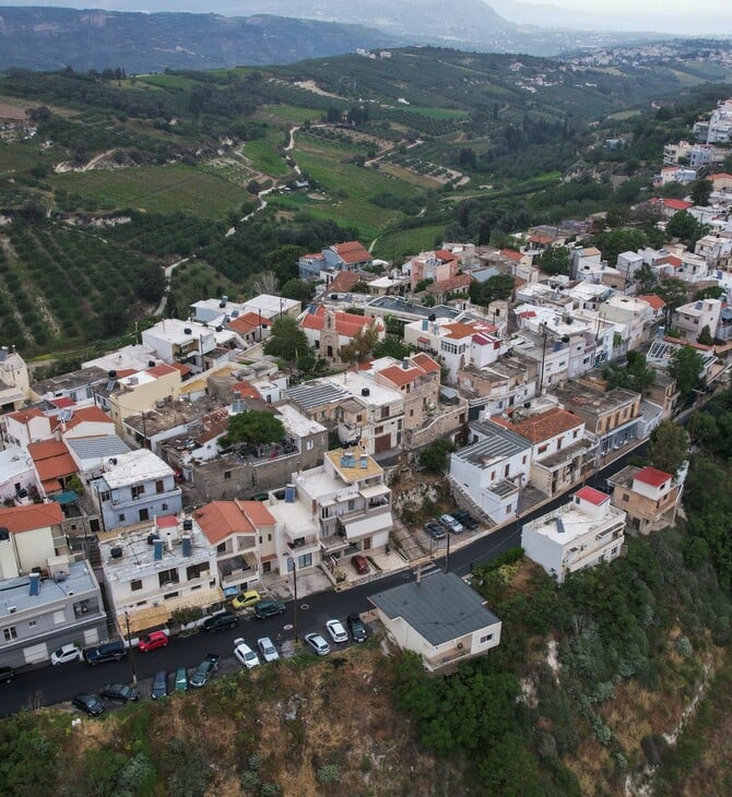 Καθηγητής στο Μετσόβιο για Βούτες Ηρακλείου: «Το νερό είναι η αιτία της καθίζησης»