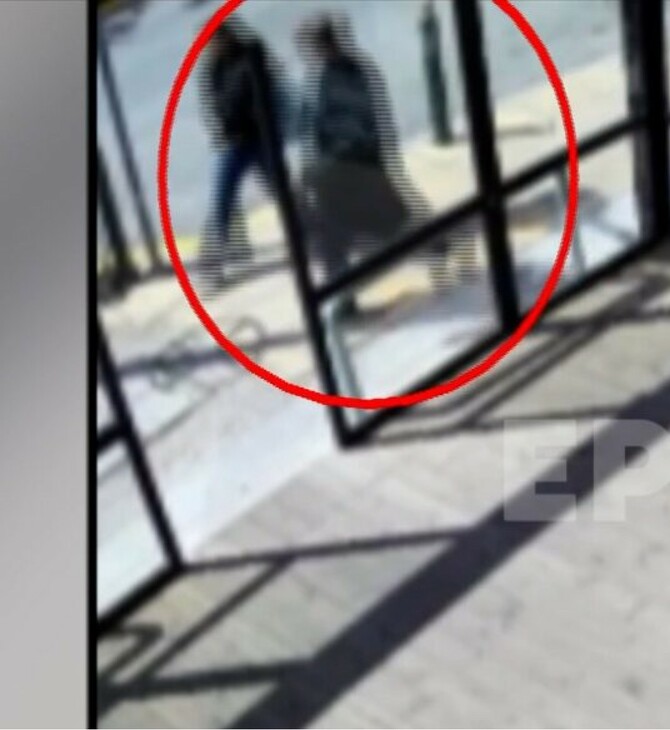 Μαρούσι: Βίντεο από τη στιγμή που ο 40χρονος που παρενοχλεί ανήλικες πλησιάζει μία 17χρονη