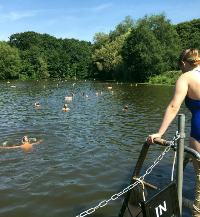 Η πισίνα γυναικών του Hampstead Heath δεν αποκλείει τρανς γυναίκες, παρά την απόφαση του Ανωτάτου Δικαστηρίου