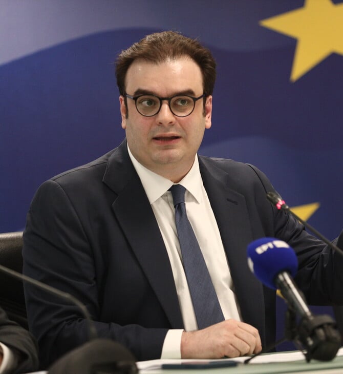 ΕΝΦΙΑ: Ο Κυριάκος Πιερρακάκης διαψεύδει τα σενάρια κατάργησής του