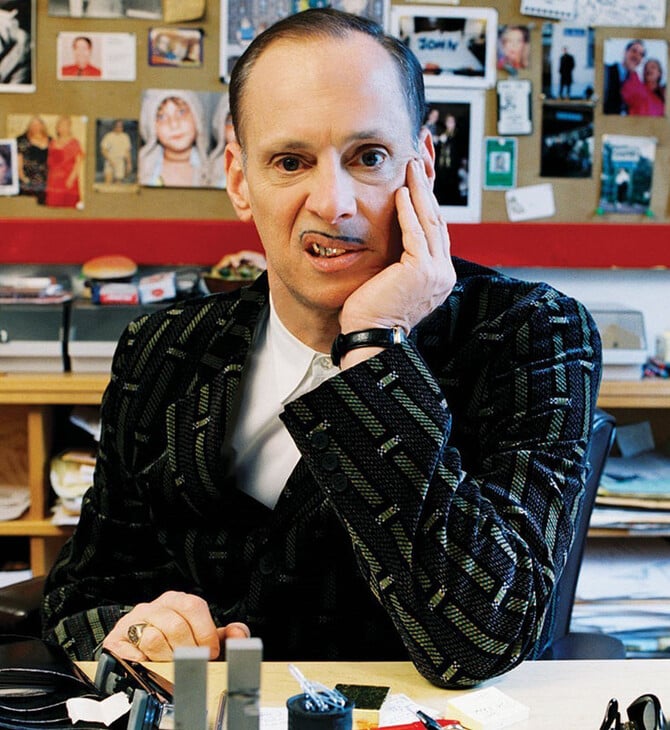 John Waters: «Οι επισκέψεις στην βιβλιοθήκη με διέφθειραν»
