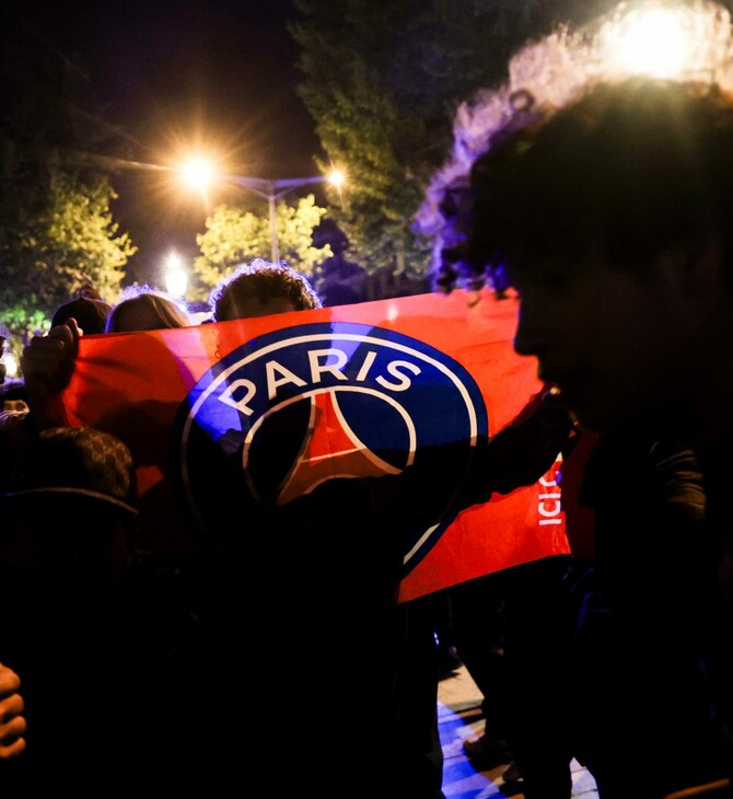 PSG: Αυτοκίνητο έπεσε επάνω σε φιλάθλους της Παρί που πανηγύριζαν τη νίκη - Τα βίντεο στο X