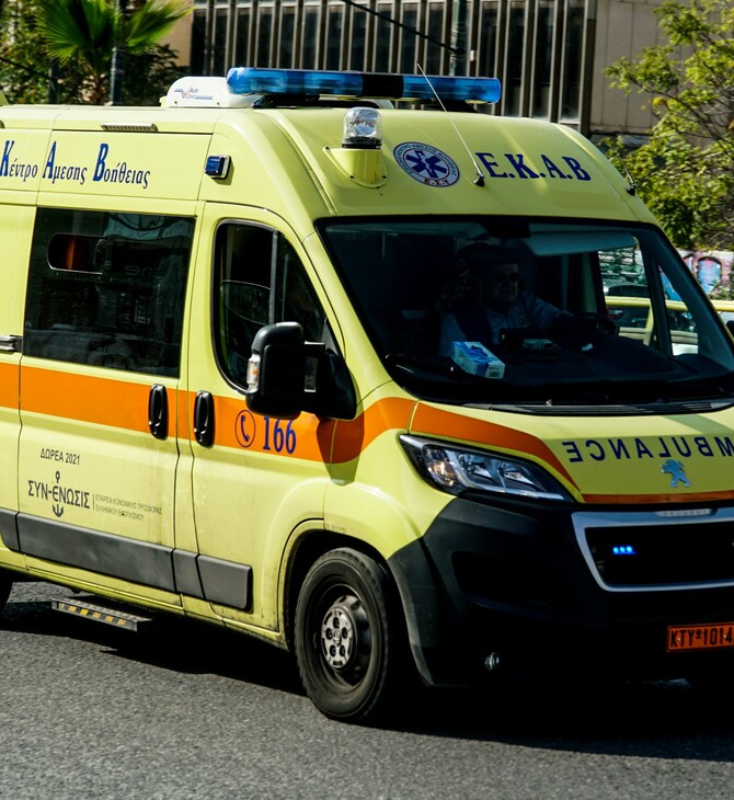 Ηράκλειο: Σοβαρός τραυματισμός τουρίστα από κατάρρευση μπαλκονιού με υαλοπίνακα