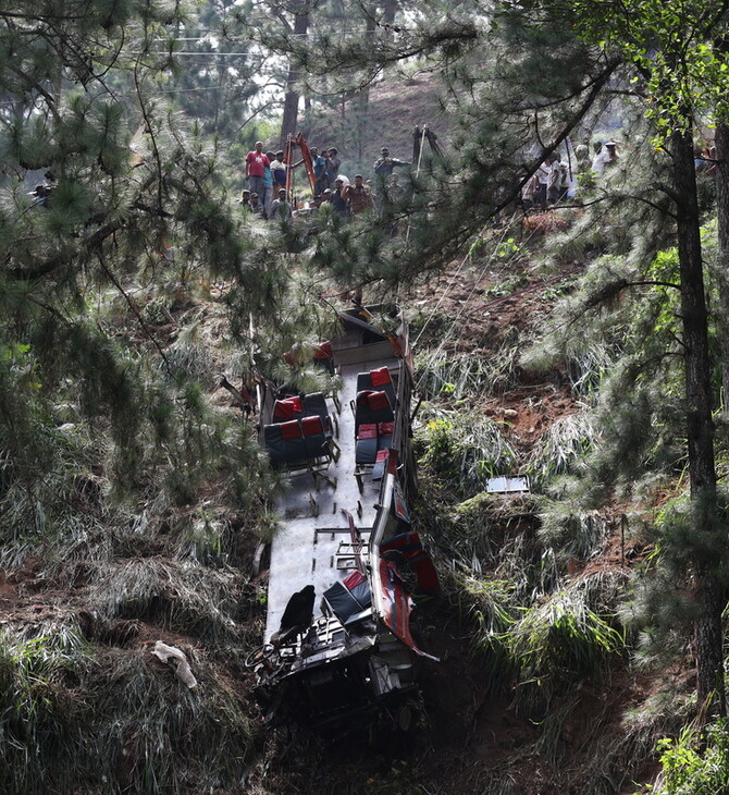 Λεωφορείο έπεσε σε γκρεμό στη Σρι Λάνκα – 21 νεκροί και τουλάχιστον 14 τραυματίες