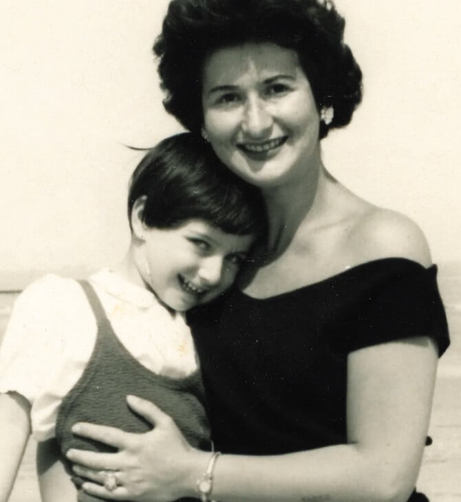 Η μητέρα της γελά – η Chantal Akerman γράφει