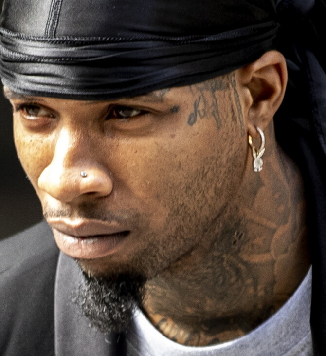 Ο ράπερ Tory Lanez μαχαιρώθηκε 14 φορές σε φυλακή της Καλιφόρνια
