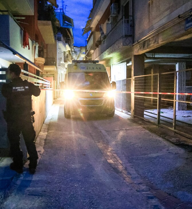 Λάρισα: «Τη μαχαίρωσα μετά τον καβγά» είπε στους αστυνομικούς ο 21χρονος που σκότωσε την μητέρα του 