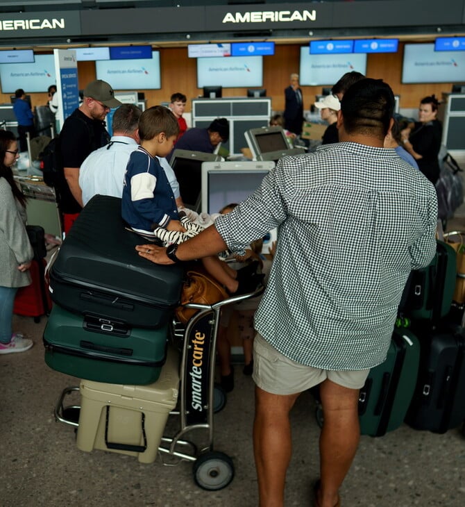 Οι ΗΠΑ υποδέχθηκαν 49 λευκούς «πρόσφυγες» από τη Νότια Αφρική, ως «θύματα φυλετικών διακρίσεων»