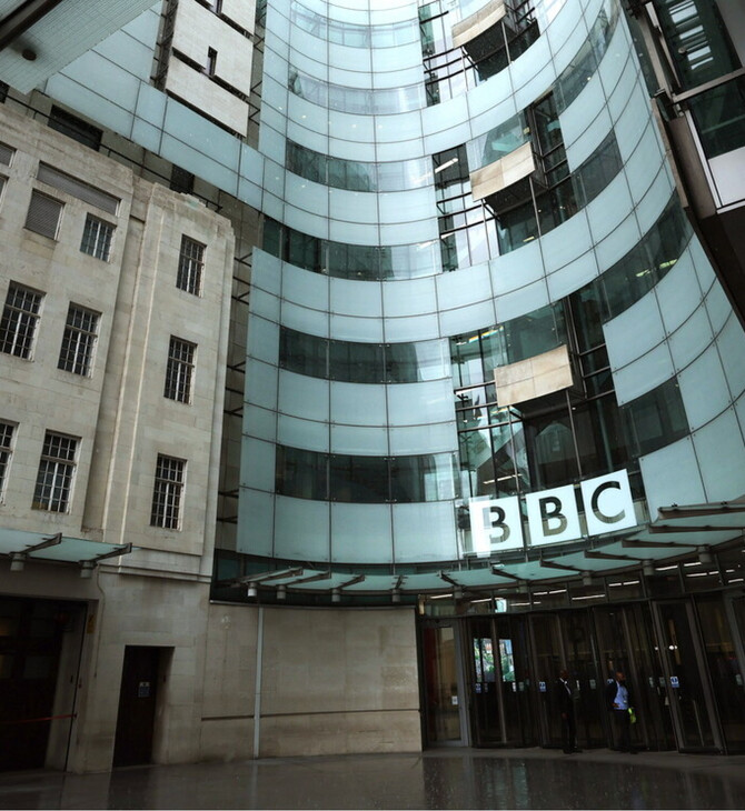 Το BBC απαντά σε καταγγελία για τον ισχυρισμό του ότι το βιολογικό φύλο «δεν μπορεί να αλλάξει»