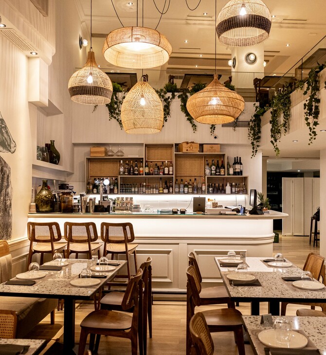 Mezze Athens: H σύγχρονη εκδοχή του μεζεδοπωλείου στο κέντρο της πόλης