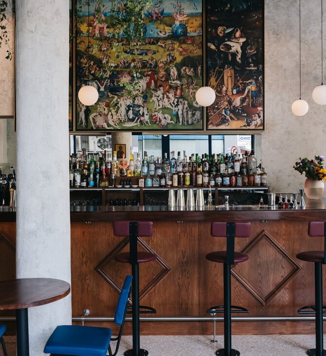 Quinn’s: Γιατί όλοι πίνουν Dry Martini «στου Ηλία» Μαρινάκη 