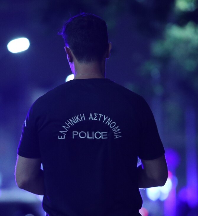 ΓΛΥΚΑ ΝΕΡΑ ΑΝΗΛΙΚΟΙ ΕΠΙΘΕΣΗ
