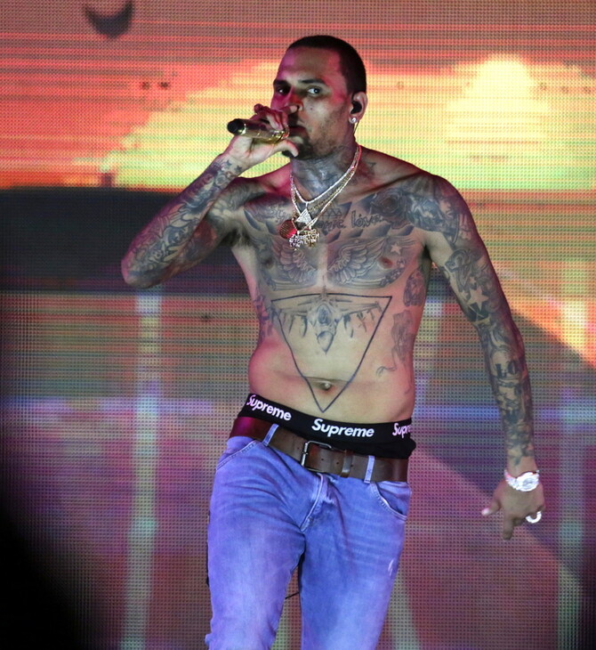 Chris Brown: Ελεύθερος με εγγύηση 5 εκατομμυρίων λιρών για την επίθεση σε κέντρο διασκέδασης 
