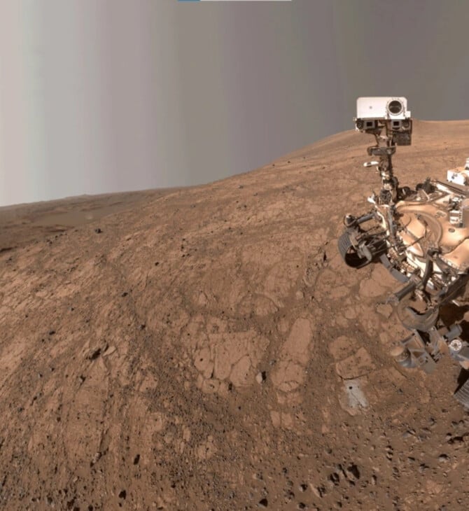 Selfie στον Άρη: Το Mars Perseverance της NASA κι ένας στρόβιλος σκόνης δίπλα του