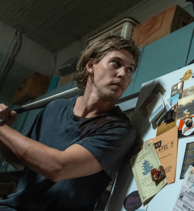 Κυκλοφόρησε τo trailer της ταινίας «Caught Stealing» του Ντάρεν Αρονόφσκι 