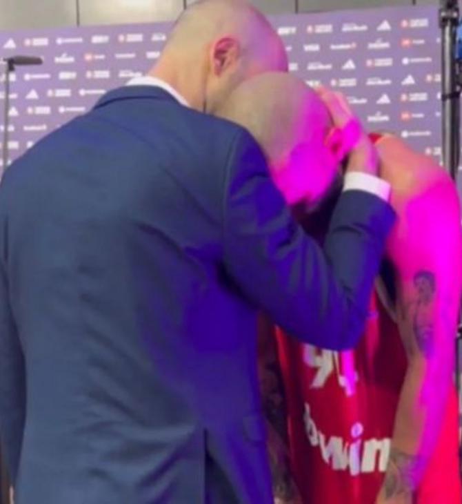 Final Four 2025: Ξέσπασε σε κλάματα ο Εβάν Φουρνιέ- Τον παρηγόρησε ο Βασίλης Σπανούλης