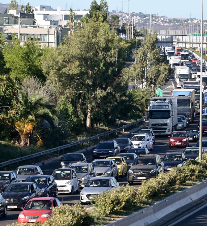 Αυξημένη κίνηση στην Κηφισίας: Έργα αποχέτευσης προκάλεσαν χάος – Ανταλλαγή ευθυνών μεταξύ των αρμοδίων