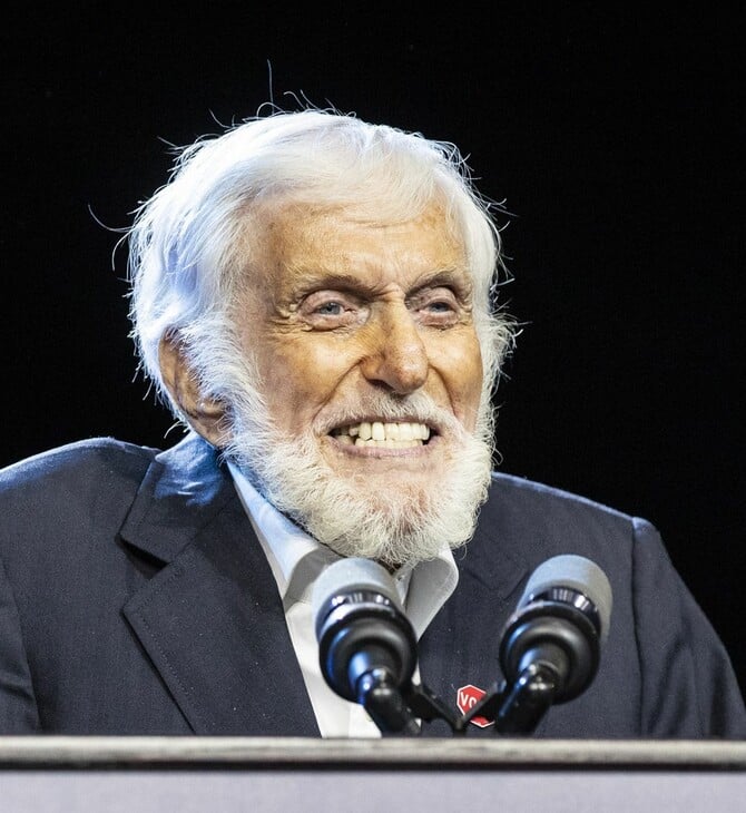 Ντικ Βαν Ντάικ για την «κατάρα» του να ζεις σχεδόν 100 χρόνια: Έχω χάσει πολλούς φίλους