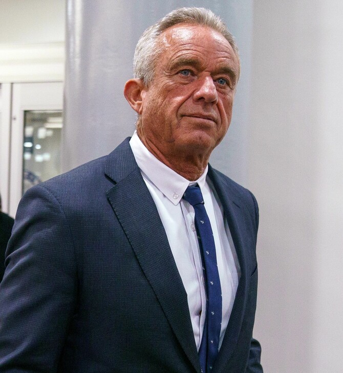 RFK Jr: Οι ΗΠΑ τερματίζουν τη σύσταση για το εμβόλιο COVID «σε υγιή παιδιά και έγκυες»
