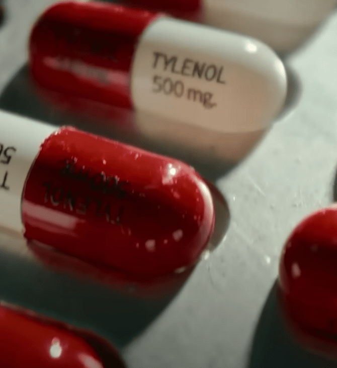Φονικό Παυσίπονο: Το Netflix θυμίζει στην Αμερική την υπόθεση που την έκανε να φοβάται τα χάπια