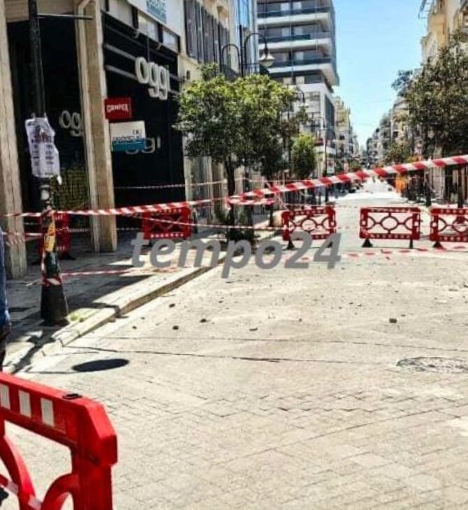 Πάτρα: Έπεσαν σοβάδες στον πεζόδρομο της Ρήγα Φεραίου