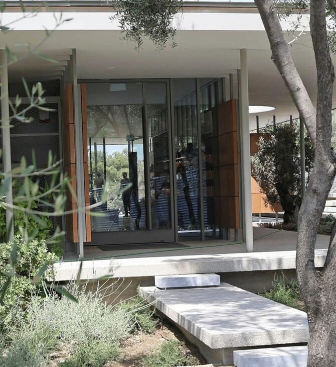 Το νέο Πωλητήριο στην Ακρόπολη ως αρμονική, λειτουργική προσθήκη 