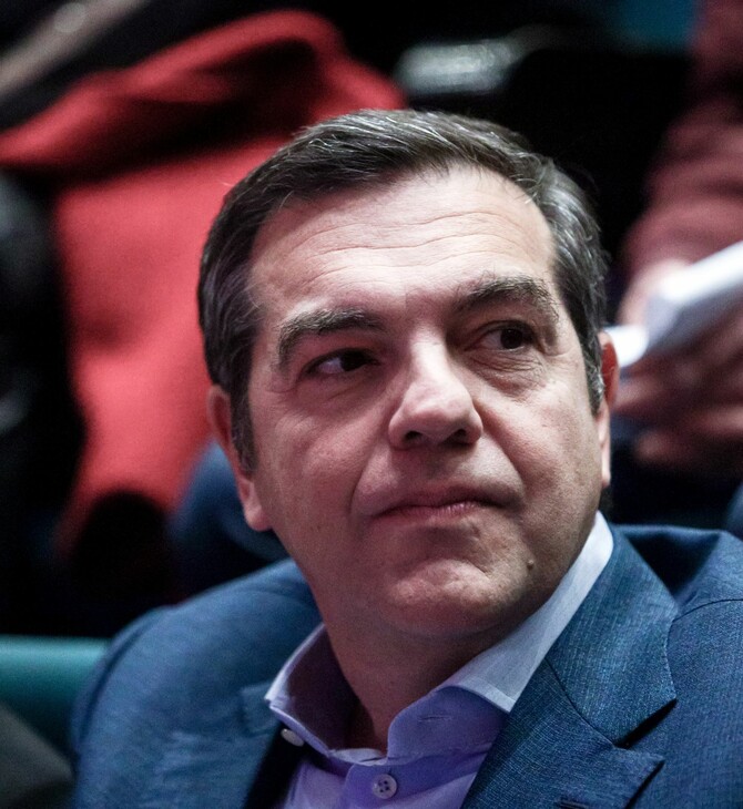 Τσίπρας: «Η χώρα βαλκανοποιείται» - «Έκανε εκατοντάδες χιλιάδες να εγκαταλείψουν τη χώρα» απαντά ο Μαρινάκης
