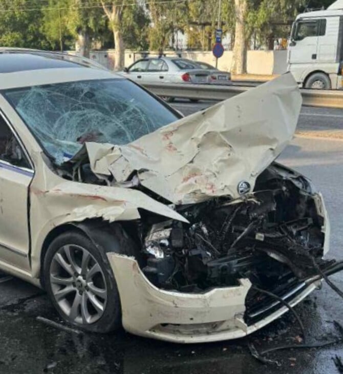 Τροχαίο στην Ποσειδώνος: Ο οδηγός του ταξί φέρεται να έτρεχε με ιλιγγιώδη ταχύτητα - Δεν υπήρχε φρενάρισμα στην άσφαλτο