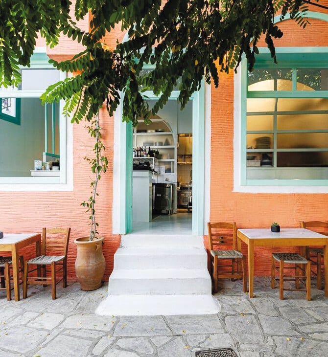 Stella’s Arnados: Ιταλική πίτσα και spritz στα καλντερίμια της Τήνου
