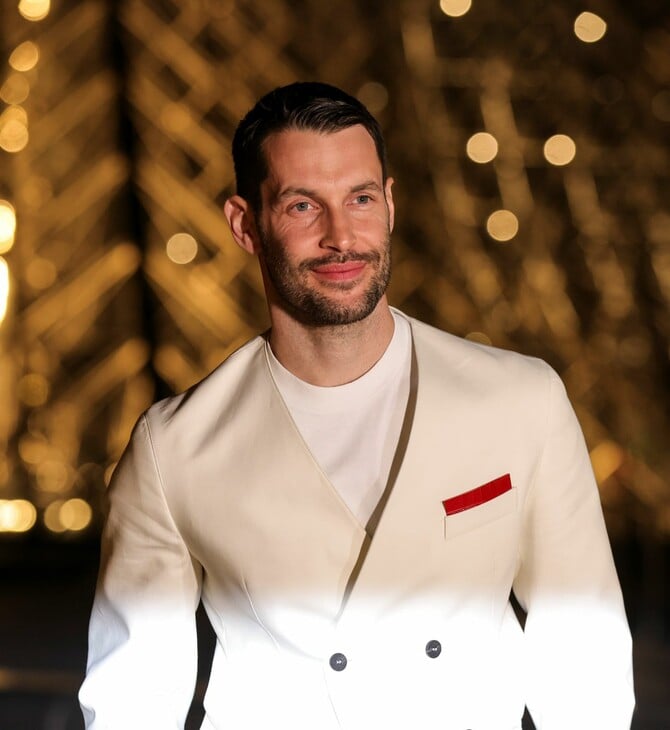 Jacquemus: «Καλησπέρα» στα ελληνικά από τον κορυφαίο σχεδιαστή