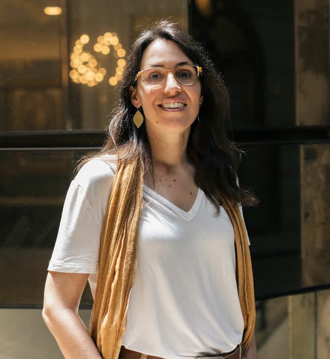 Εύα Μπαλταζάρ: «Η αγάπη που σε φυλακίζει δεν είναι αγάπη»
