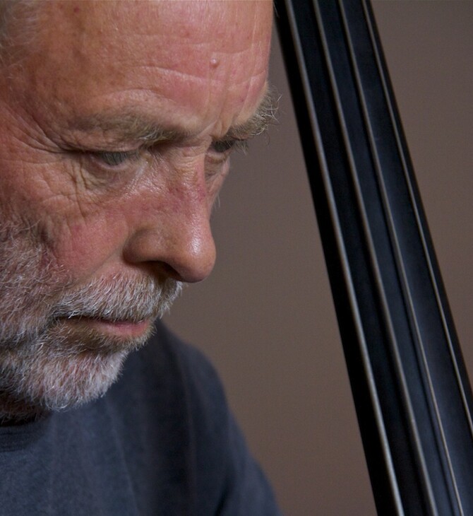 Dave Holland: Ο θρύλος της τζαζ Ντέιβ Χόλαντ έρχεται στο Ηρώδειο