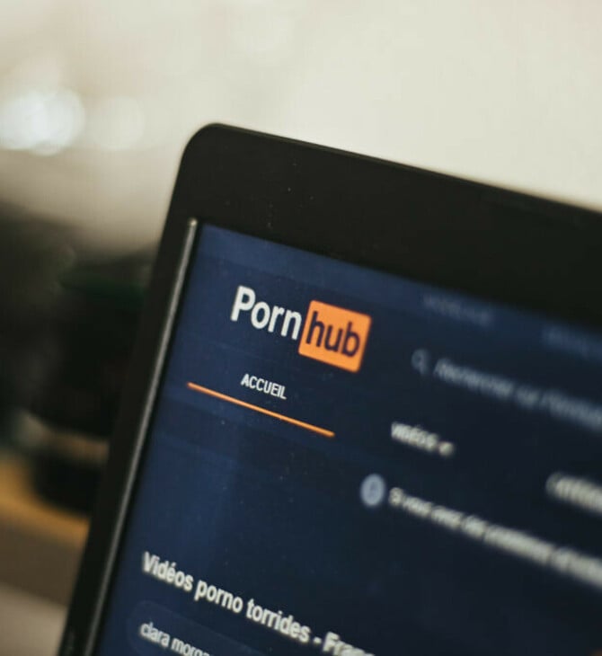 Ξανά διαθέσιμο στη Γαλλία τα Pornhub - «Πάγωσαν» τα μέτρα για την επαλήθευση ηλικίας των χρηστών