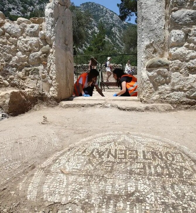 Ανασκαφές στον Όλυμπο της αρχαίας Λυκίας αποκαλύπτουν αρχαία ψηφιδωτά και χριστιανικές επιγραφές