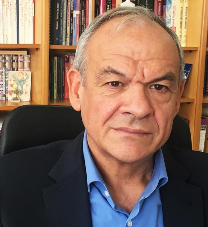 Παραιτήθηκε ο πρόεδρος του ΕΟΦ, Ευάγγελος Μανωλόπουλος