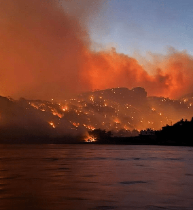 Φωτιά στο Λασίθι: Εκτός ελέγχου το πύρινο μέτωπο - Νέο μήνυμα του 112 για εκκένωση 
