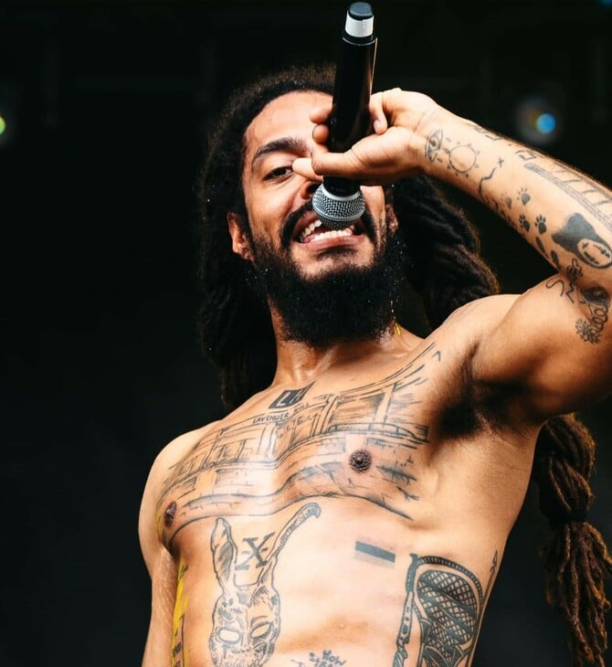 Μετά τους Bob Vylan στο Glastonbury, το BBC σταματά τις ζωντανές μεταδόσεις «υψηλού κινδύνου»