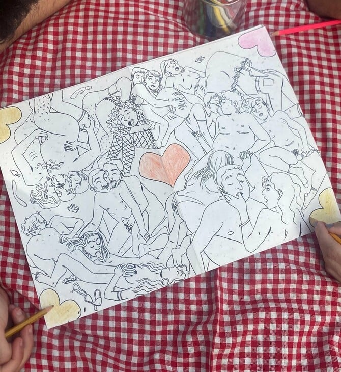 Colouring Books για την GenZ: Χρωματίζοντας ένα καλοκαιρινό όργιο