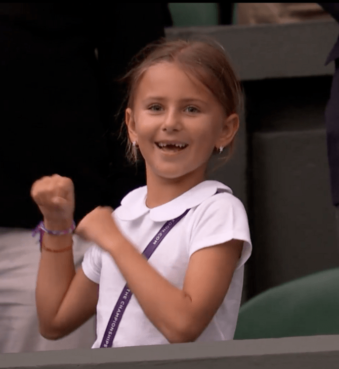 Ο Τζόκοβιτς έφτασε τις 100 νίκες στο Wimbledon – αλλά την παράσταση έκλεψε η 7χρονη κόρη του