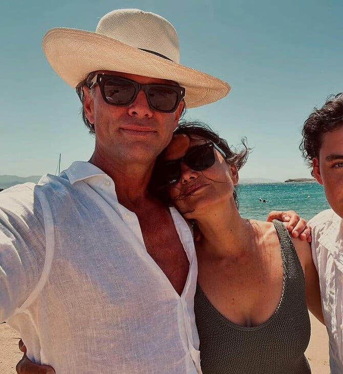 Ο πρωταγωνιστής του White Lotus, Walton Goggins, μοιράζεται στιγμιότυπα από την Ελλάδα: «Η Αγία Τριάδα μου»