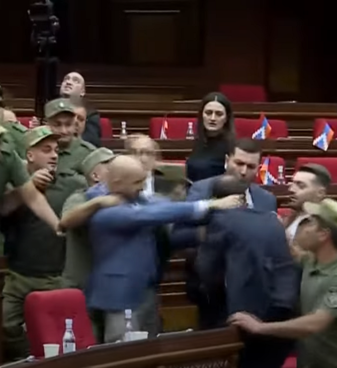 Ένταση στο Κοινοβούλιο της Αρμενίας: Συμπλοκή και κατηγορίες για πραξικόπημα