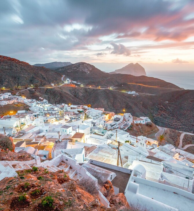 Φύση, άνεμος, πισίνα 