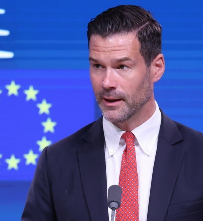 Σουηδός υπουργός αποκαλύπτει ότι ο 16χρονος γιος του ήταν μέλος ομάδας «λευκής υπεροχής»