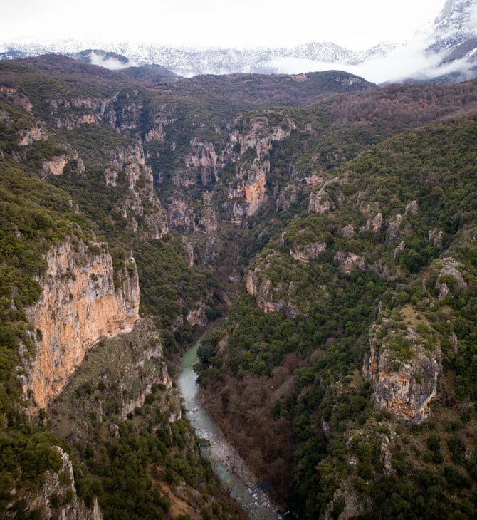 Επιχείρηση διάσωσης στο φαράγγι του Βίκου: Αμερικανίδα έπεσε στον γκρεμό