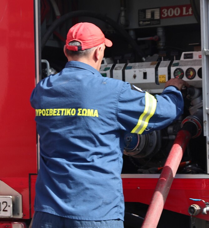 Φωτιά σε κατάστημα ελαστικών στην Μιχαλακοπούλου - Διακοπή κυκλοφορίας