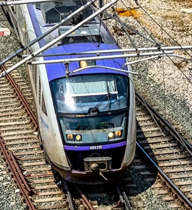 Φωτιά κοντά στη σιδηροδρομική γραμμή Πλατύ-Κατερίνη
