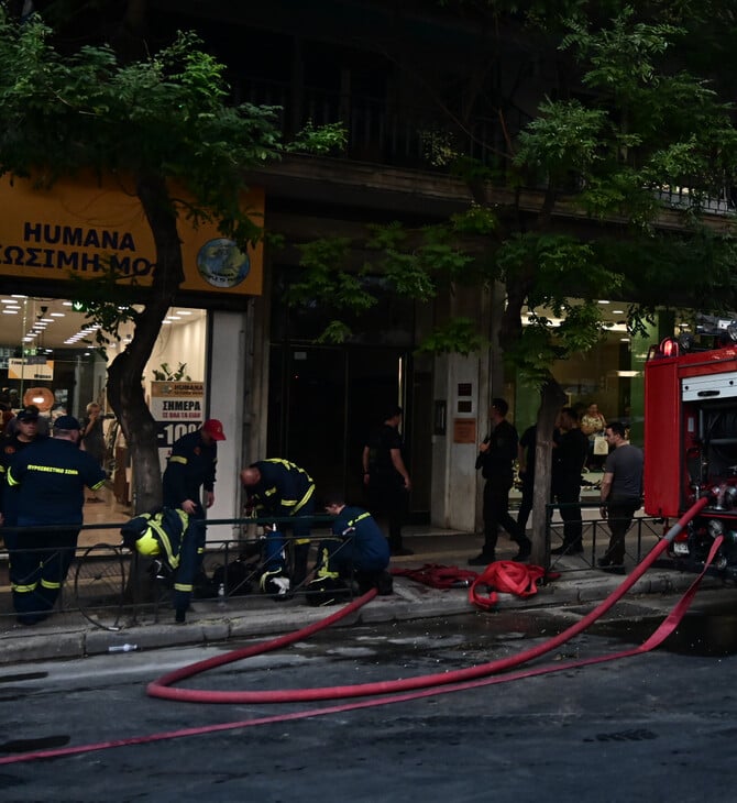 Πέτρος Φιλιππίδης: «Ξαφνικά από το πίσω μέρος του σπιτιού έπιασε φωτιά» περιγράφει ο δικηγόρος του