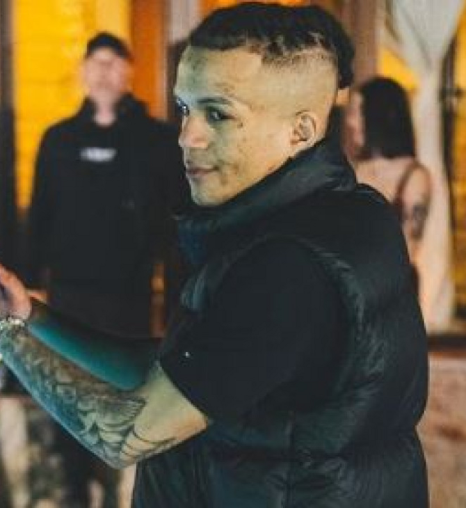 Thug Slime: Ελεύθερος ο τράπερ μετά τη σύλληψη στα Εξάρχεια 
