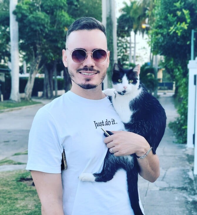 Σάντρο Κάστρο: Ο influencer εγγονός του Φιντέλ που συνεχίζει την επανάσταση στο Instagram 