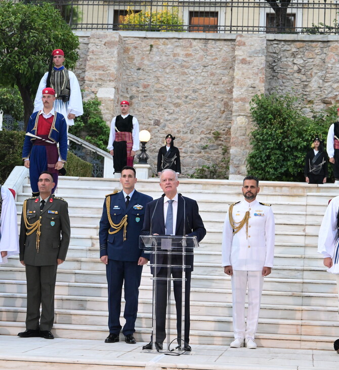 Η δεξίωση στο Προεδρικό Μέγαρο για την 51η επέτειο από την αποκατάσταση της δημοκρατίας